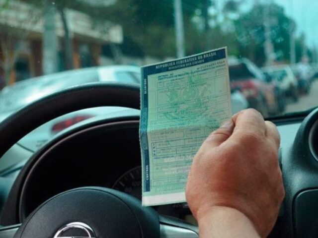 Alívio no Bolso: A Nova Regra Nacional que Zera o IPVA para Carros com 20 Anos ou Mais